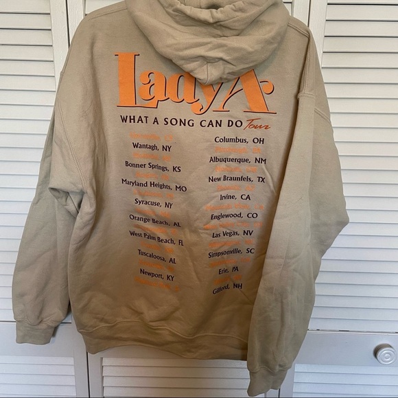 Lady A Tour Hoodie - Large - Picture 4 of 4